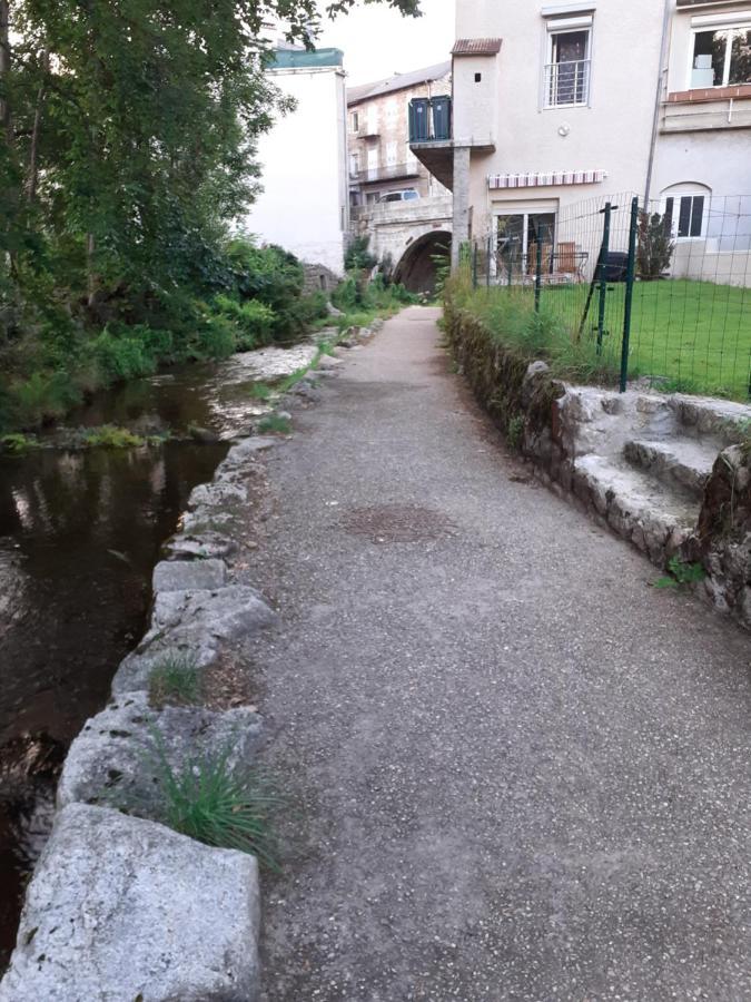 Studio En Plein Centre Ville - 2 A 4 Personnes Tence 外观 照片