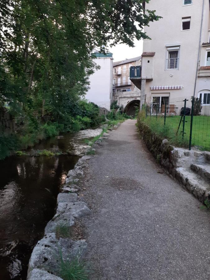 Studio En Plein Centre Ville - 2 A 4 Personnes Tence 外观 照片